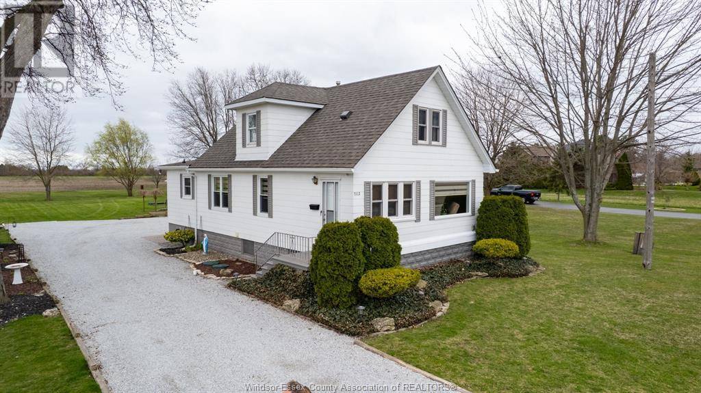 Lasalle, ON N9J2W8,702 MARTIN LANE