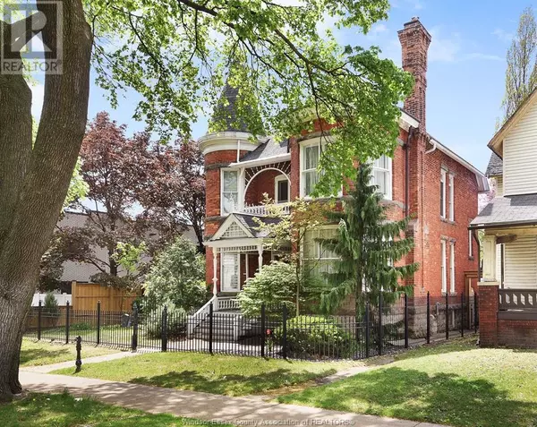 Windsor, ON N9A4N3,719 VICTORIA AVENUE