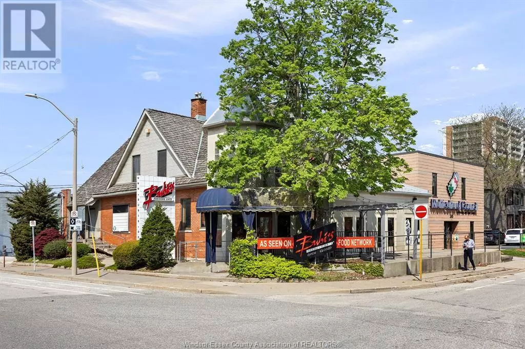 Windsor, ON N9A5R5,620 UNIVERSITY AVENUE West