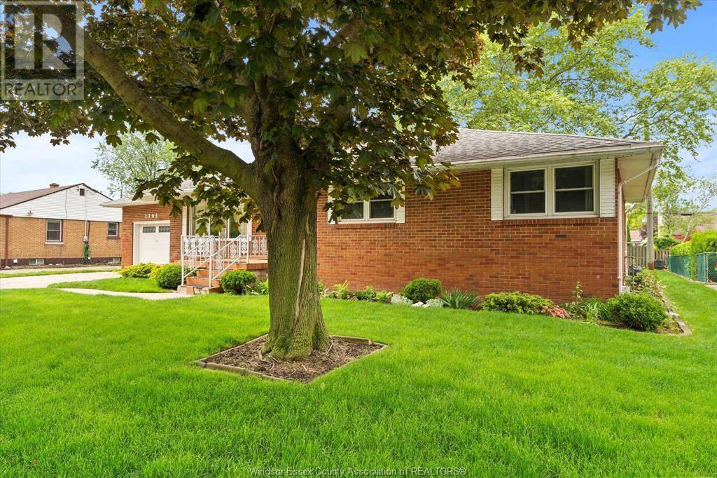 Windsor, ON N9E2M7,2705 DOMINION BOULEVARD