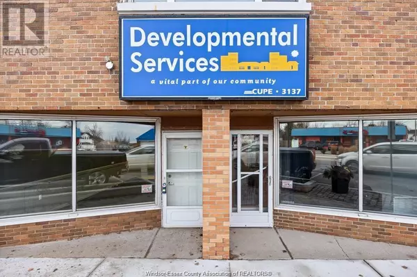 Essex, ON N8M2C4,94 TALBOT North