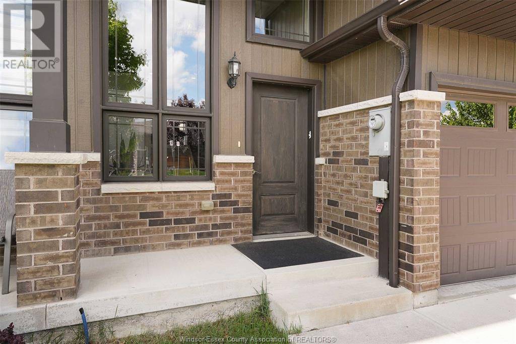 Windsor, ON N8P0A1,11920 THISTLEDOWN AVENUE