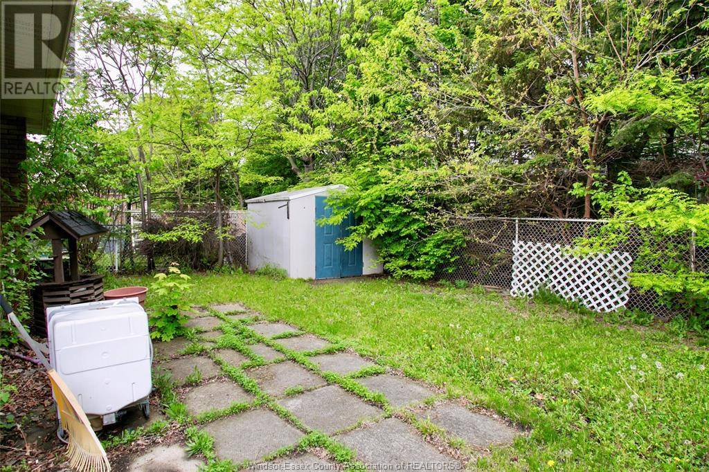 Windsor, ON N9C3H8,1072 DOT