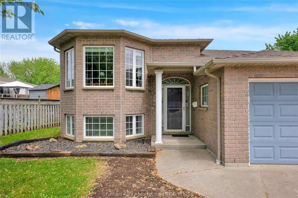 Chatham, ON N7L5N4,164 Greenfield LANE