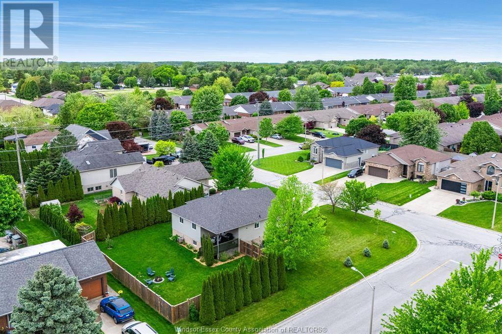Kingsville, ON N9Y4A4,95 MILLBROOK DRIVE