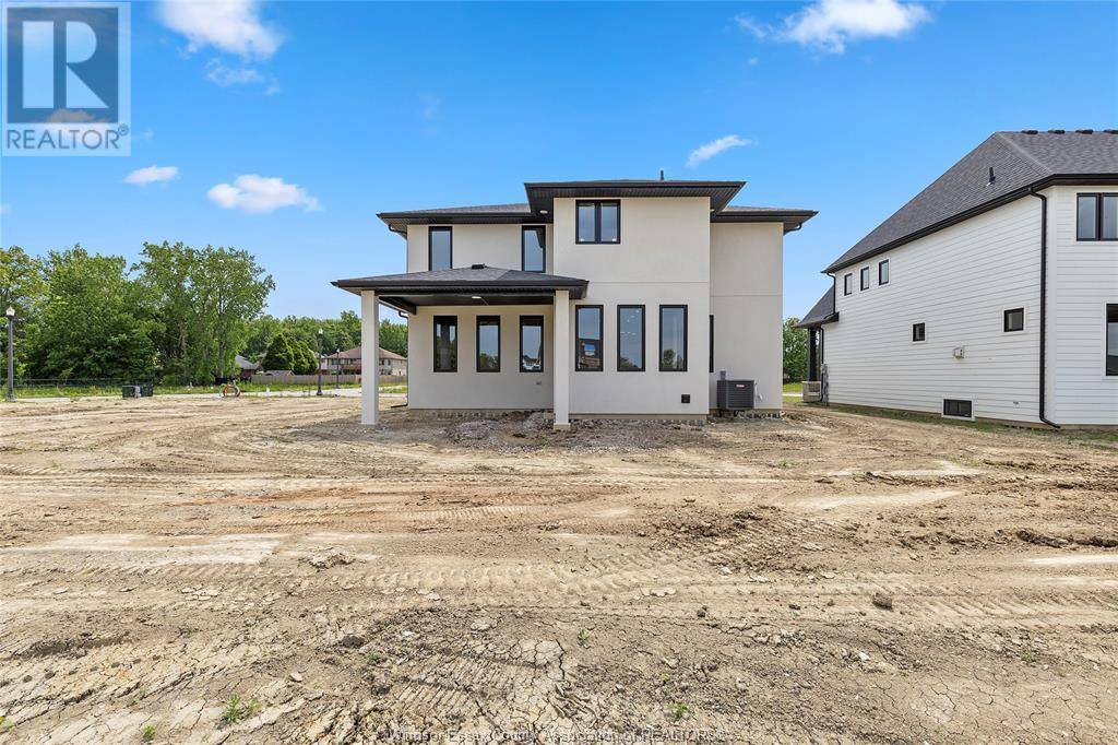 Essex, ON N8M3E9,267 JOAN FLOOD DRIVE