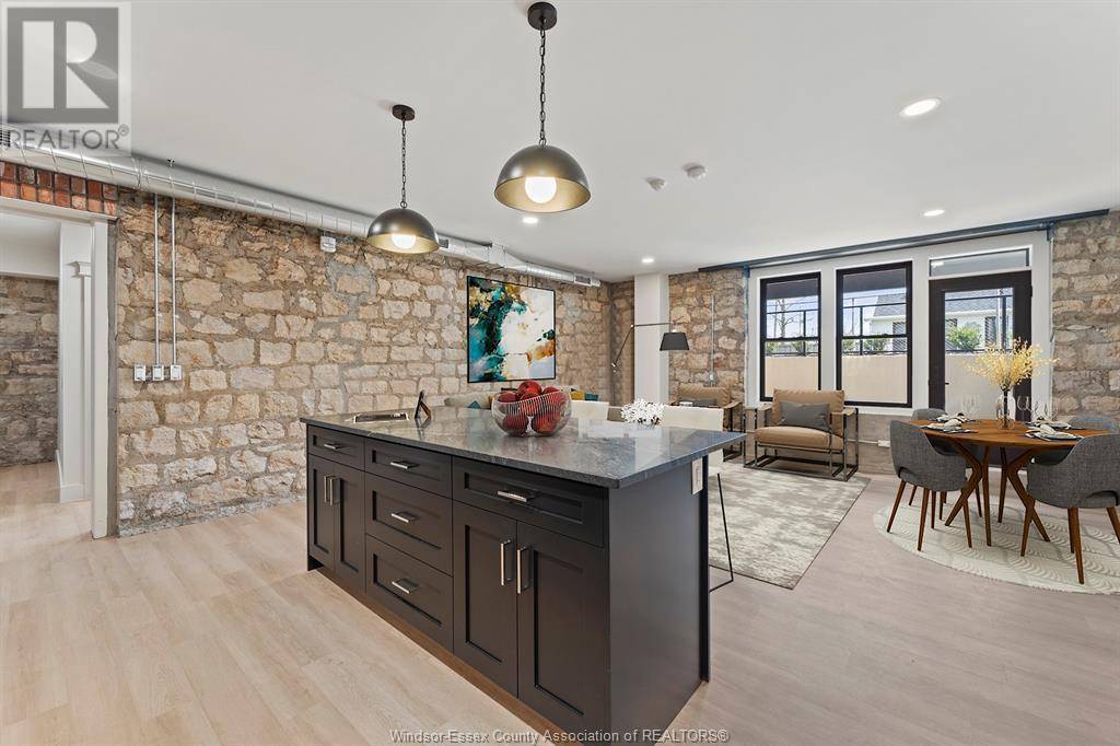 Amherstburg, ON N9V2H4,247 BROCK ST #101