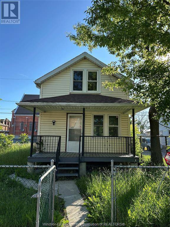Windsor, ON N9A2C4,631-633 PARENT AVENUE