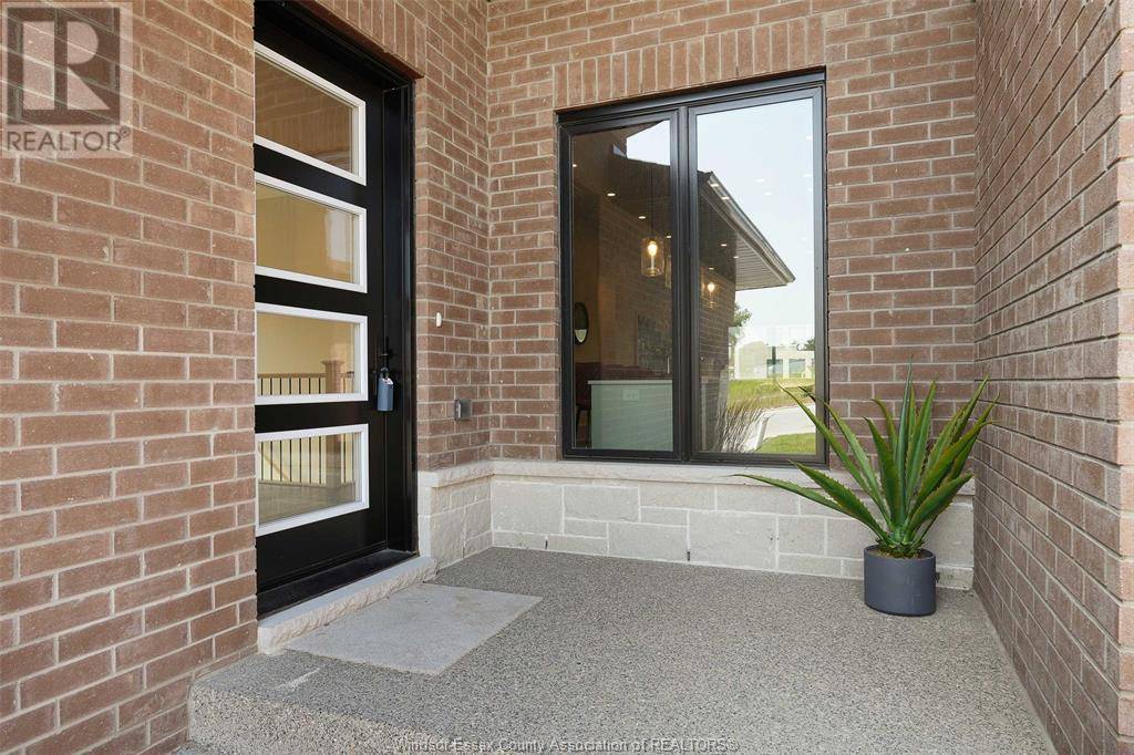 Windsor, ON N6E3N7,668 LILY MAC BOULEVARD