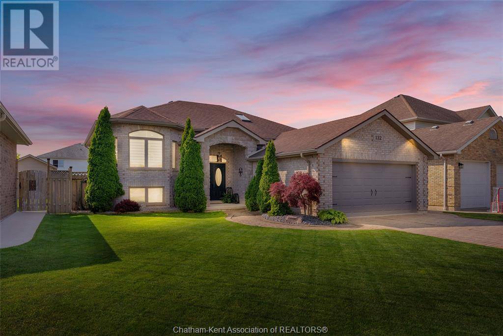 Chatham, ON N7L6L2,132 Sherwood COURT