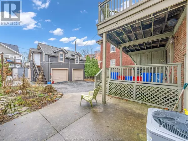 Windsor, ON N9B2Y5,210 CALIFORNIA