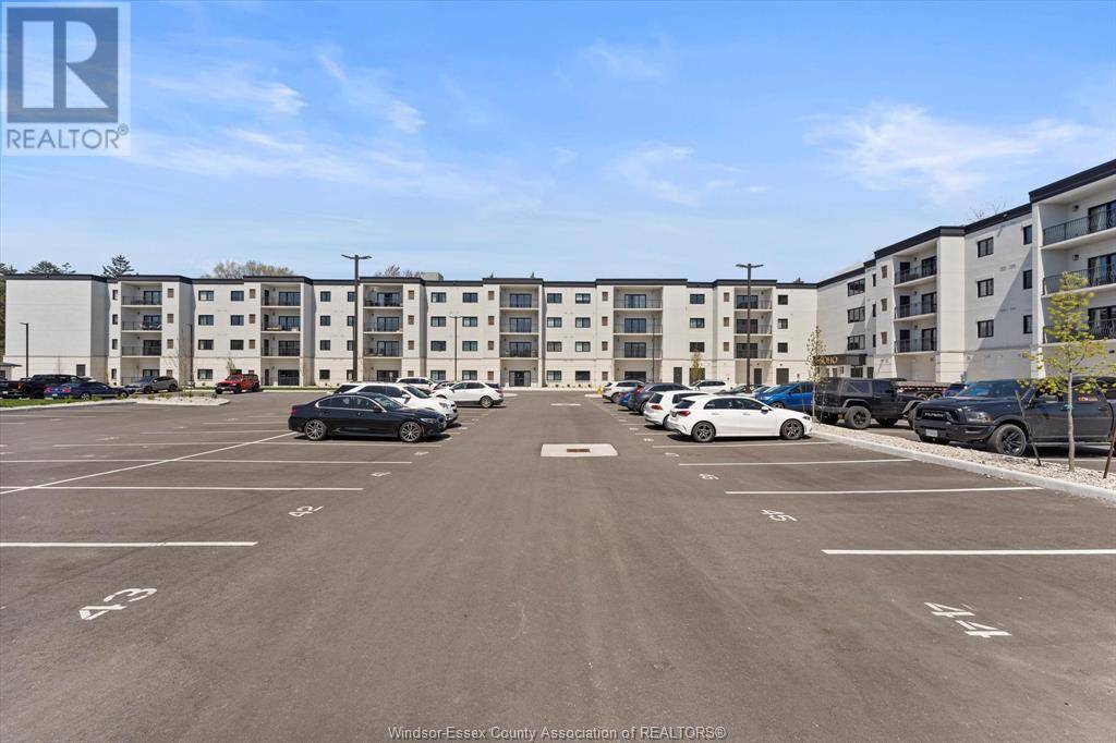 Windsor, ON N9E3N8,3817 HOWARD AVE #204