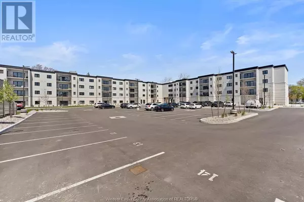 Windsor, ON N9E3N8,3817 HOWARD AVE #204