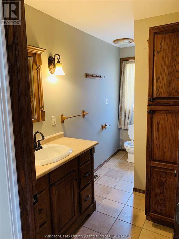 Windsor, ON N9X3J2,950 GRAND MARAIS #Upper