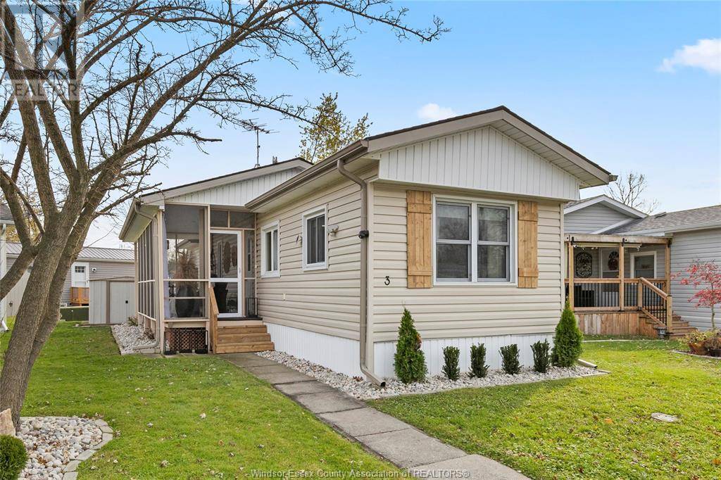 Mcgregor, ON N0R1J0,3 LILAC COURT