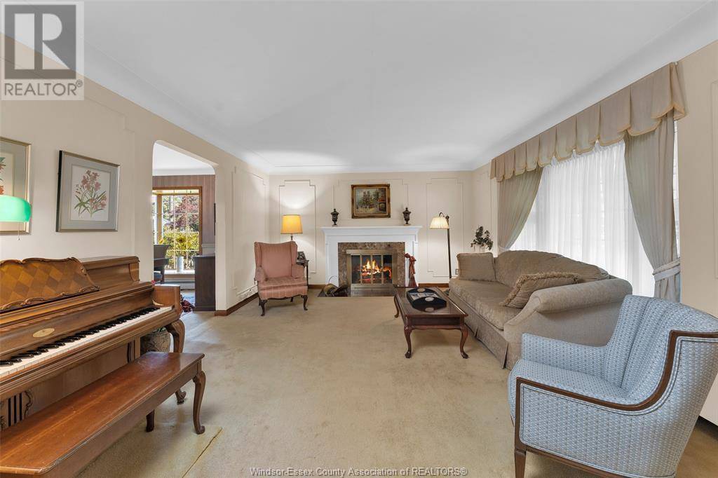 Windsor, ON N8T1V4,2484 PRINCESS AVENUE