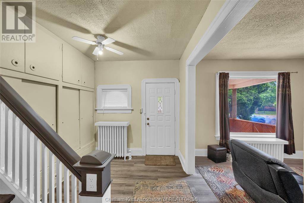 Chatham, ON N7M2H6,304 Queen STREET