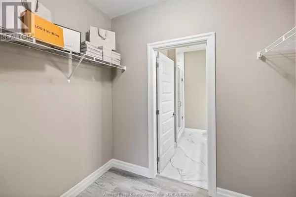 Tecumseh, ON N8N0J5,11870 TECUMSEH RD East #202