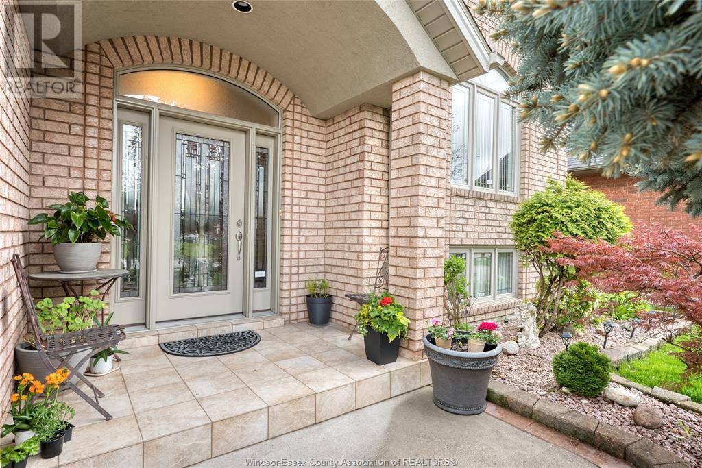 Windsor, ON N8P1R4,10859 MANCROFT