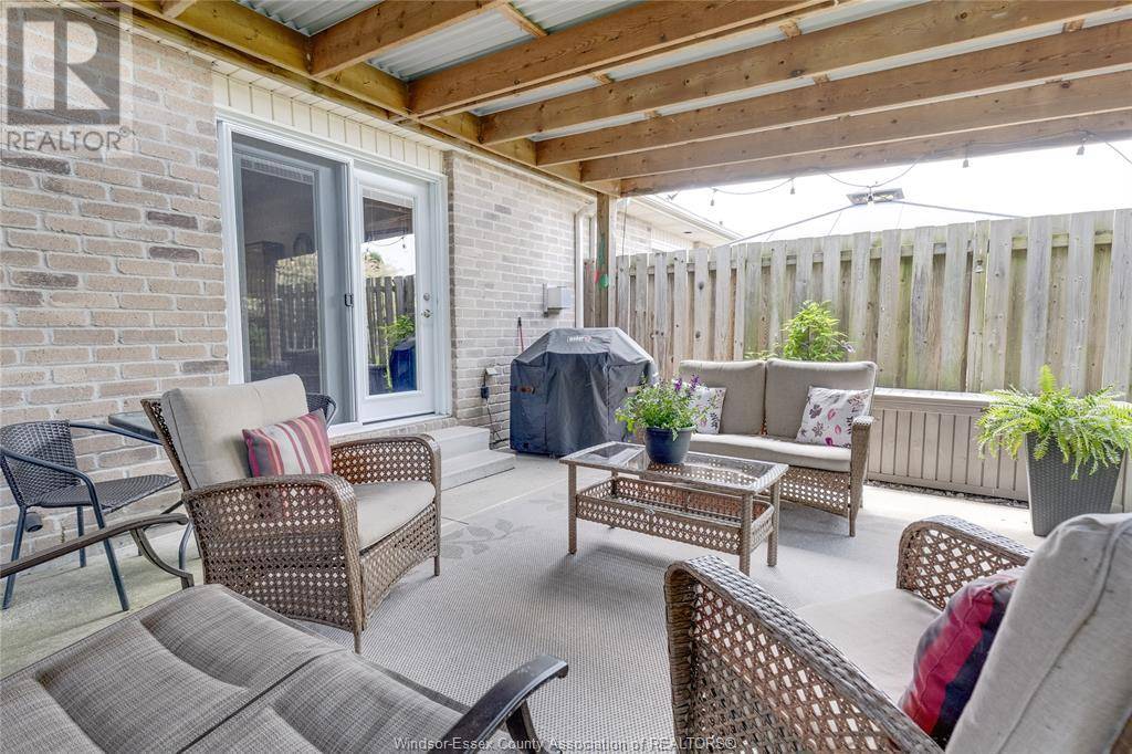 Windsor, ON N8P1W5,2129 CLOVER AVENUE
