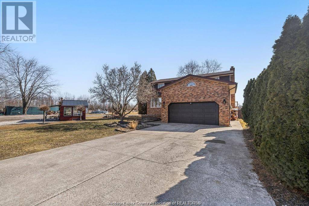 Lasalle, ON N9J2P1,2993 FRONT ROAD