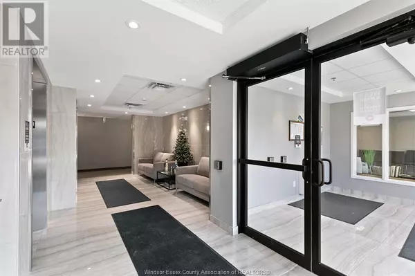 Tecumseh, ON N9K0C3,716 BROWNSTONE #404