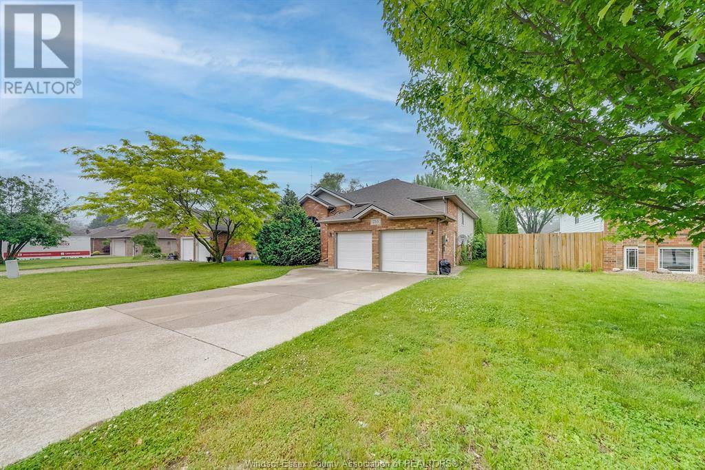 Lasalle, ON N9J3S3,253 FIELDS AVENUE