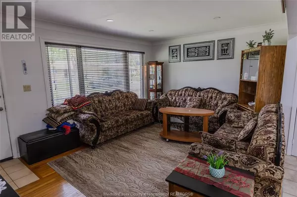 Windsor, ON N9E2W2,2415 MARK