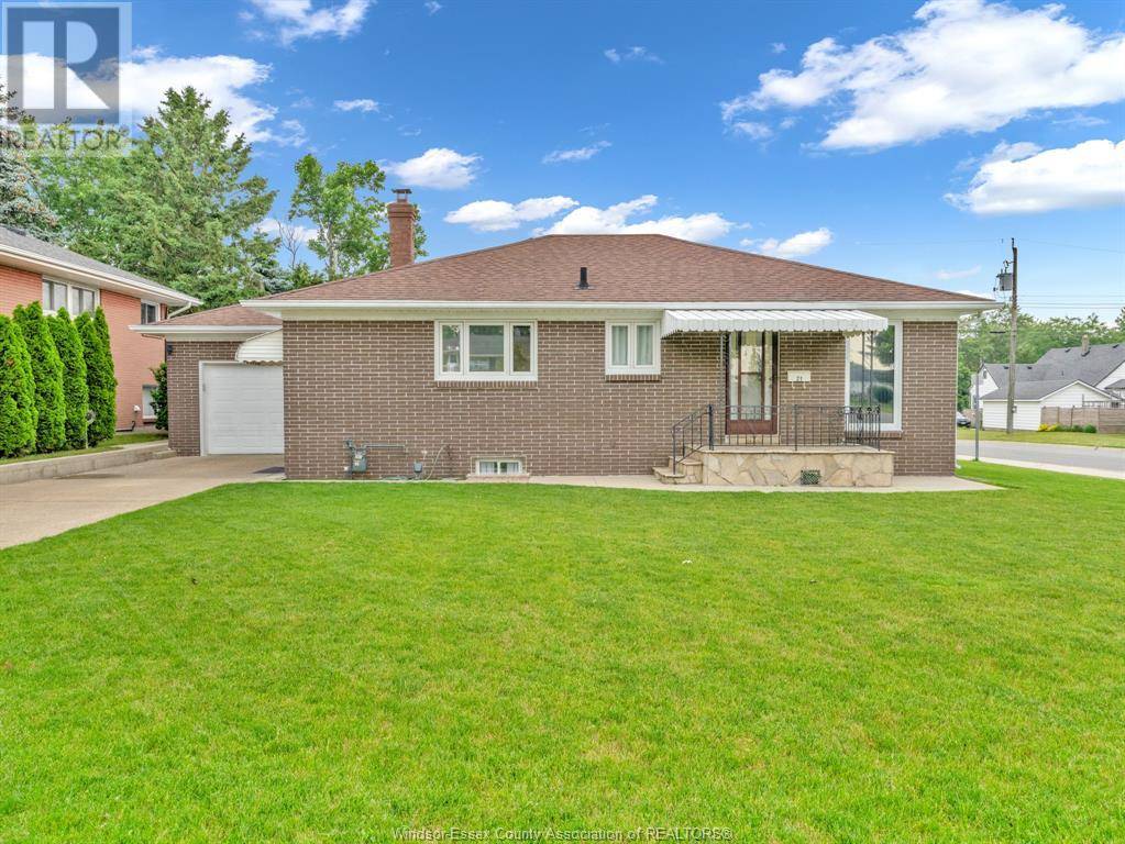 Leamington, ON N8H2G4,21 William AVENUE