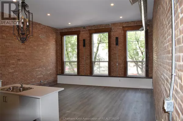 Chatham, ON N7M1E3,164 King ST #201