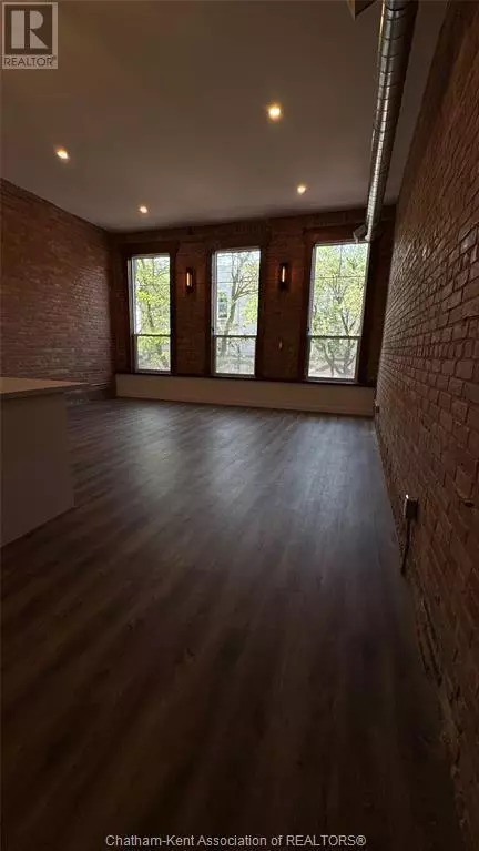 Chatham, ON N7M1E3,164 King ST #201