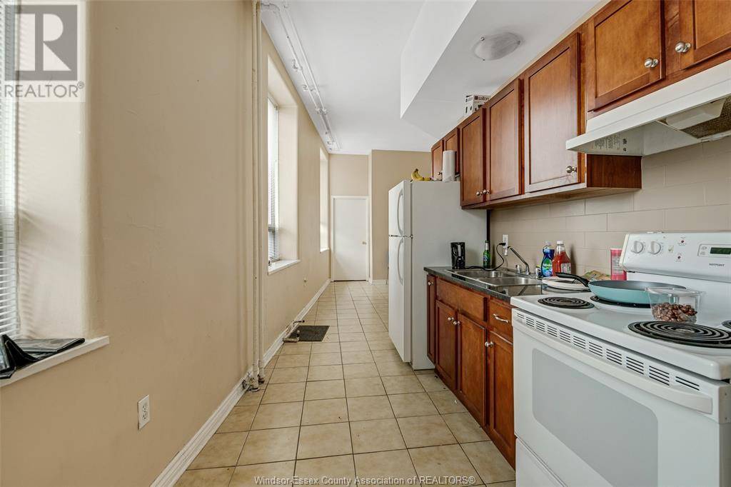 Windsor, ON N9A5N8,76 UNIVERSITY AVE W #310