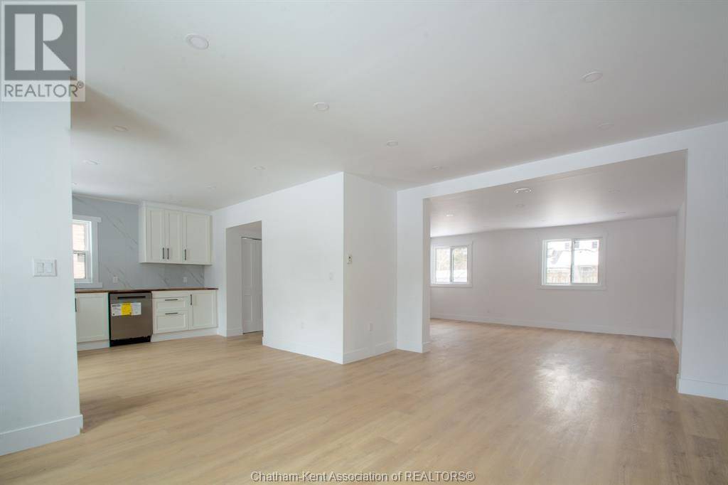 Dresden, ON N0P1M0,231 Hughes STREET