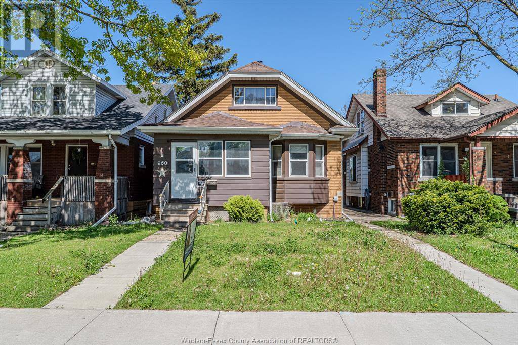 960 CURRY, Windsor, ON N9B2C5