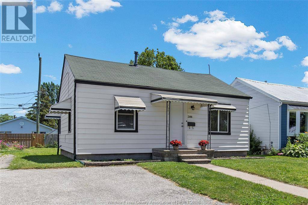 Windsor, ON N9C2C2,3811 CONNAUGHT