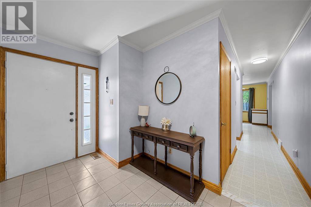 Kingsville, ON N9Y3T2,11 WINSTON CRESCENT