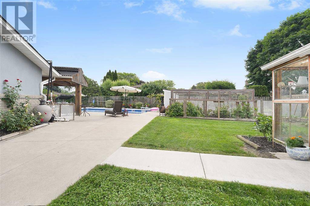 Tecumseh, ON N8N5E2,516 WELLWOOD COURT