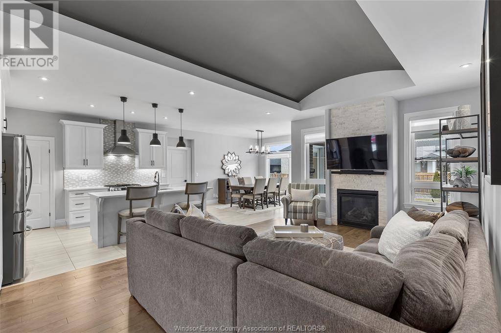 Lakeshore, ON N8L0T1,182 MAXWELL