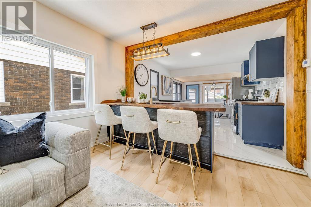 Windsor, ON N8W2S7,2241 WINDERMERE RD