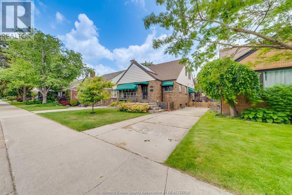 Windsor, ON N8W2L9,2332 HALL AVENUE
