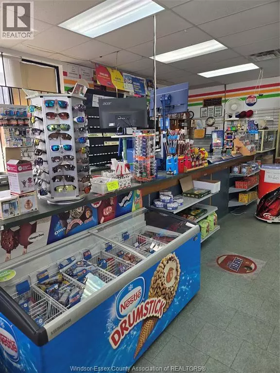 Leamington, ON N8H1L4,99 Talbot ST East #1