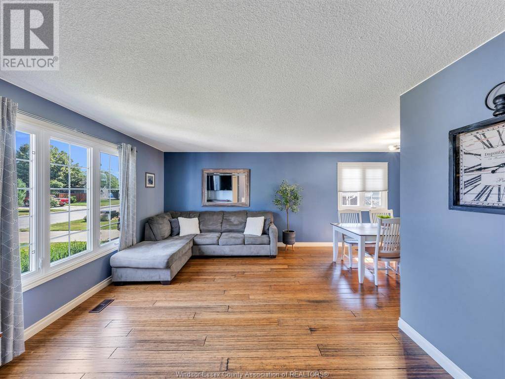 Kingsville, ON N9Y3P5,185 PURPLE PLUM DRIVE