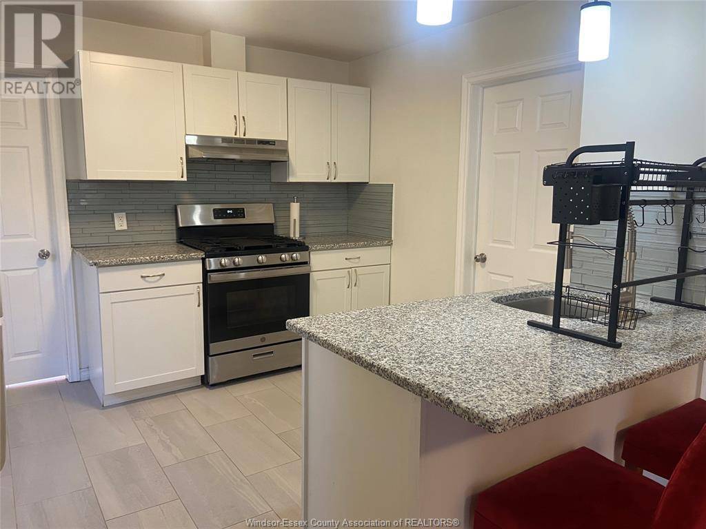 Windsor, ON N8Y3W9,984 ELLROSE #UPPER
