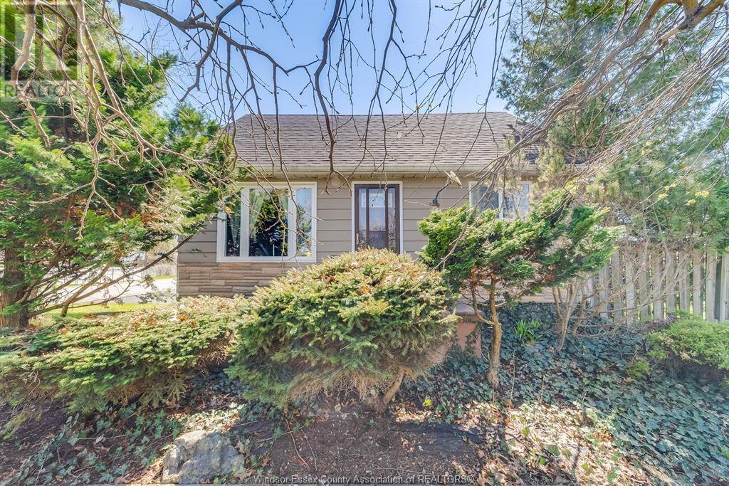 Lasalle, ON N9J1P9,790 MAPLE AVENUE
