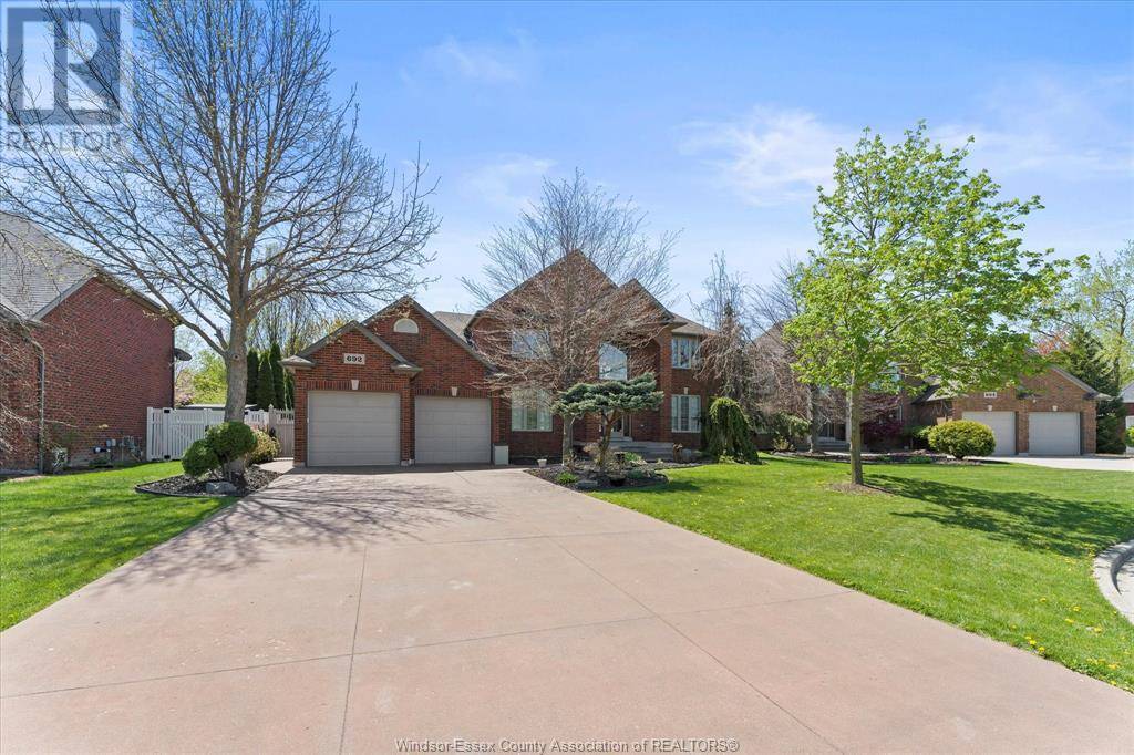 Lakeshore, ON N0R1A0,692 GEORGE KENNEDY WAY