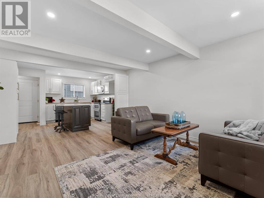 Windsor, ON N8W4B5,2738 CHANDLER ROAD