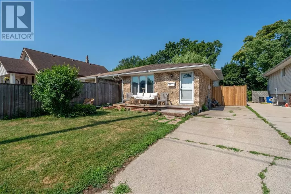 Sarnia, ON N7T6N1,181 COLLINGWOOD STREET