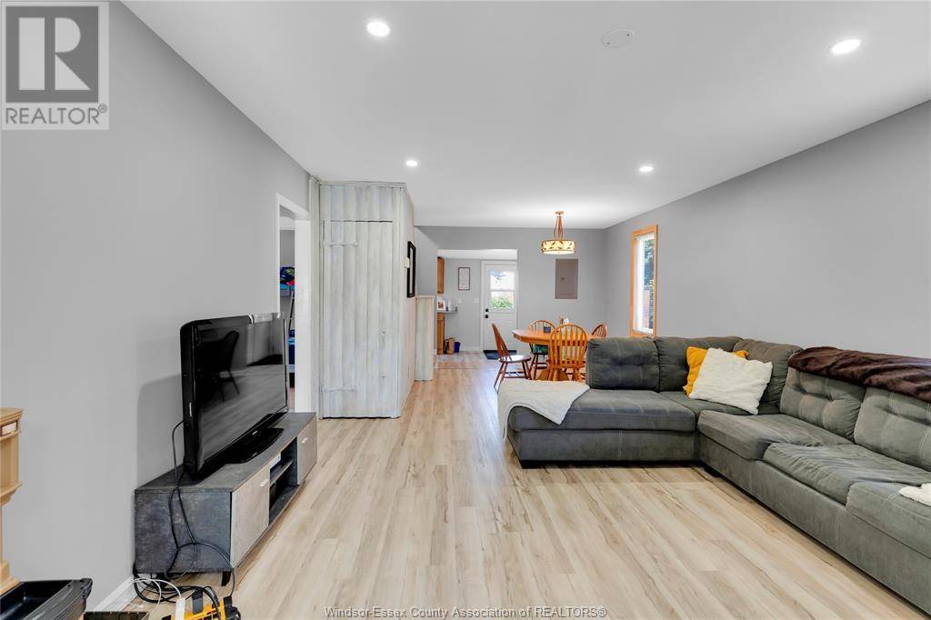 Lakeshore, ON N0R1N0,451 Hale STREET