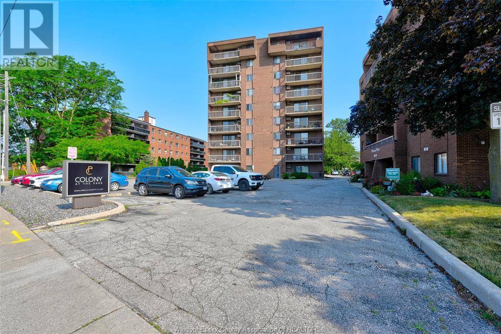 Windsor, ON N8Y4V1,3936 WYANDOTTE ST East #603