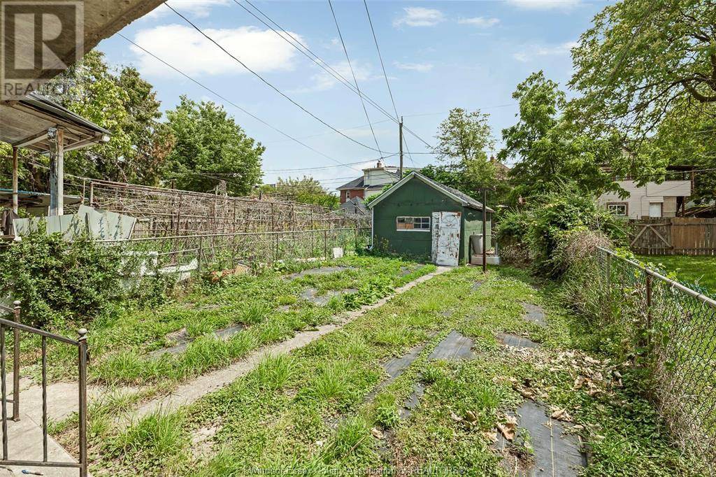 Windsor, ON N9A5B6,750 CARON AVENUE